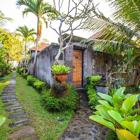 Asri Sari Villa Ubud Buitenkant foto